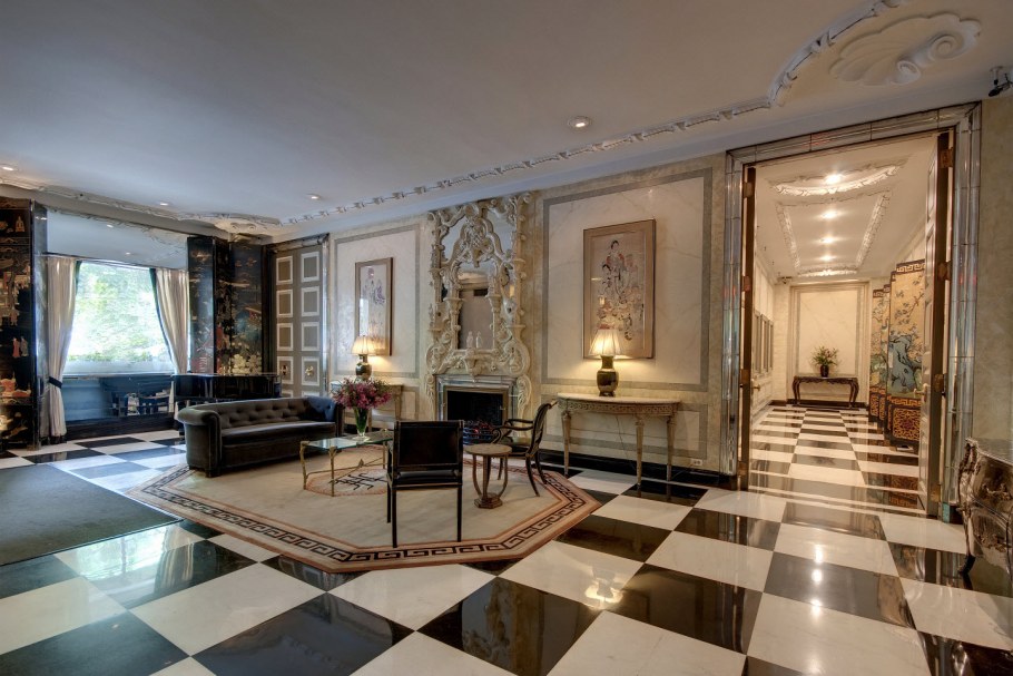 Золотая стена в интерьере