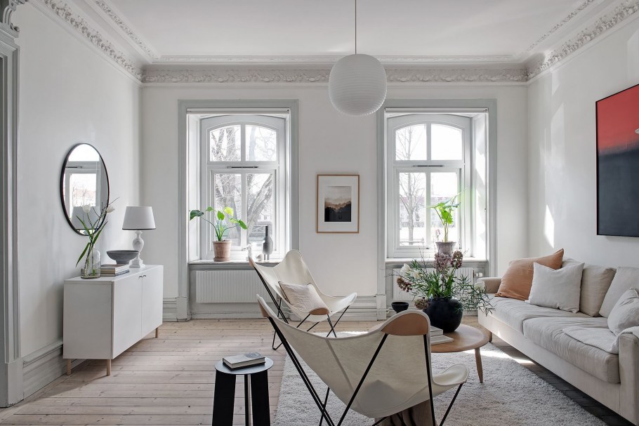 Скандинавский интерьер с темным полом