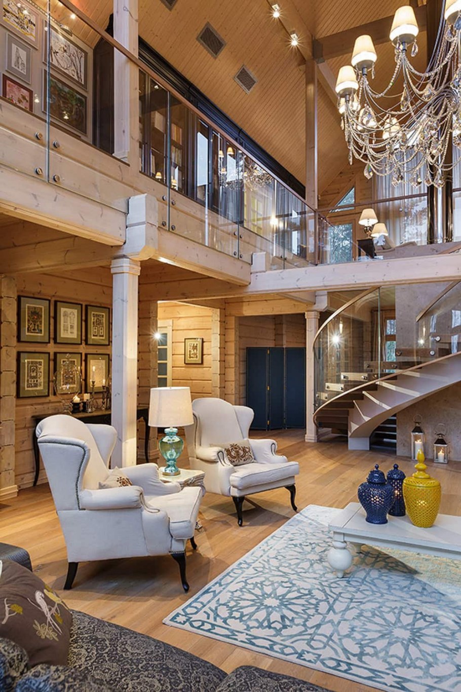 Большой дом внутри