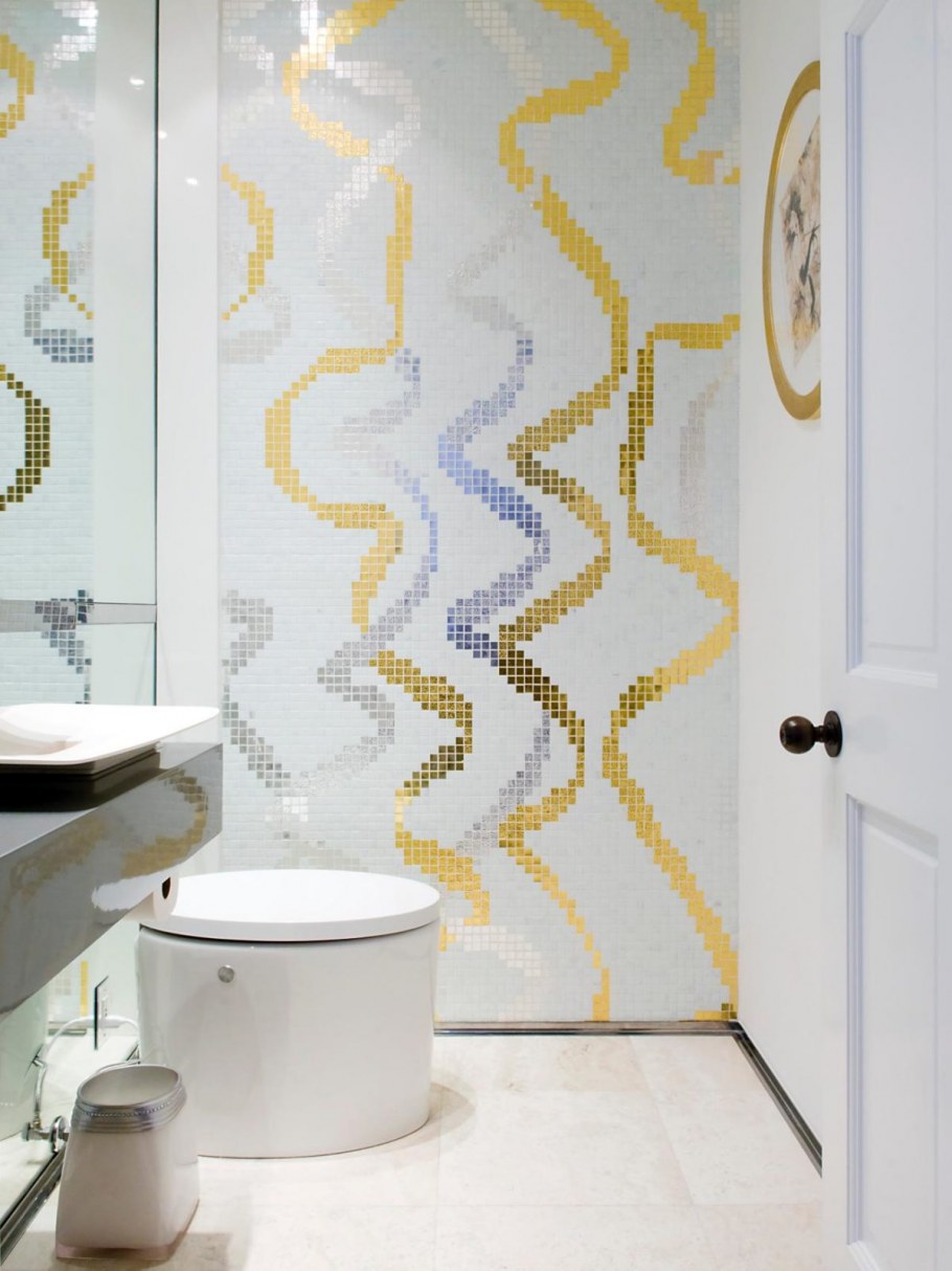 Декор из мозаики в ванной