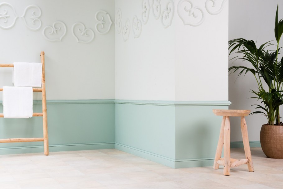 Плинтус Evrowood МДФ PN 130