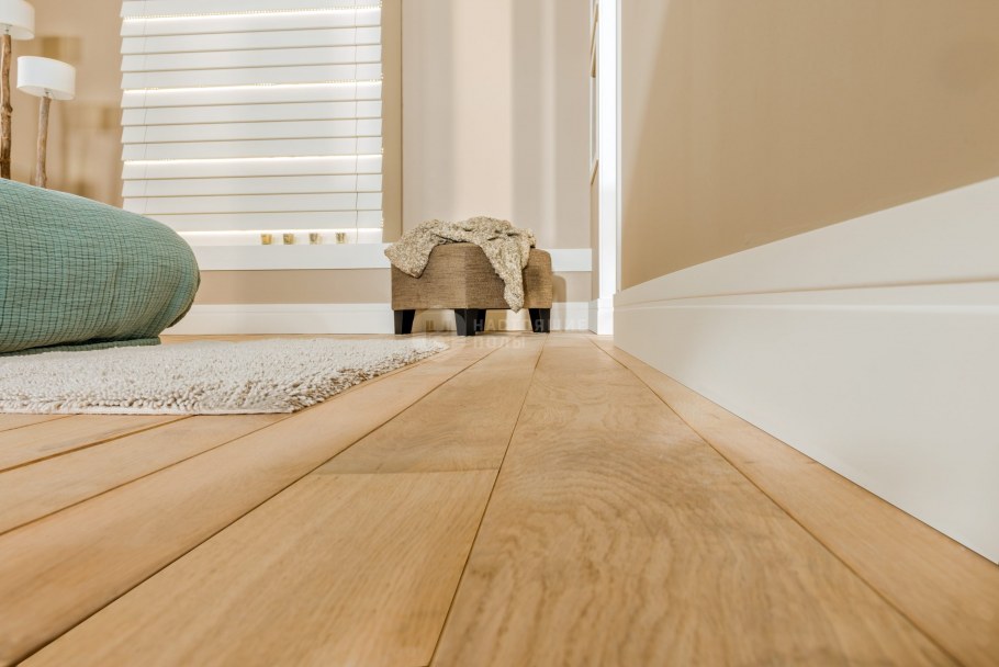 Плинтус Ultrawood Base 007