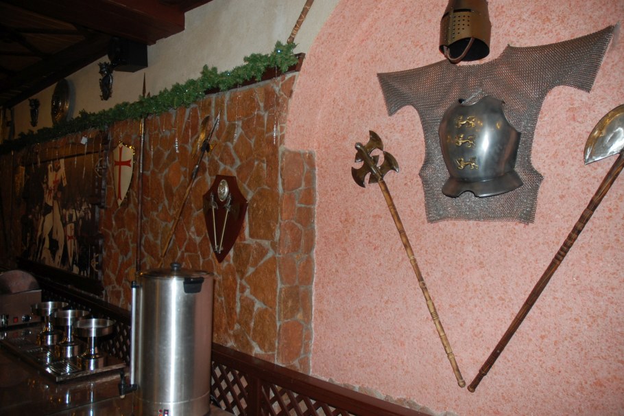 Стены в рыцарском стиле