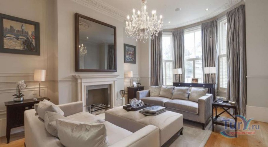 Шторы в гостиную с эркером