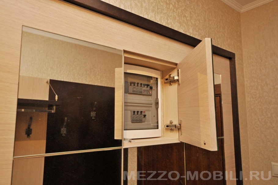 Лючок для электрощитка 350x200