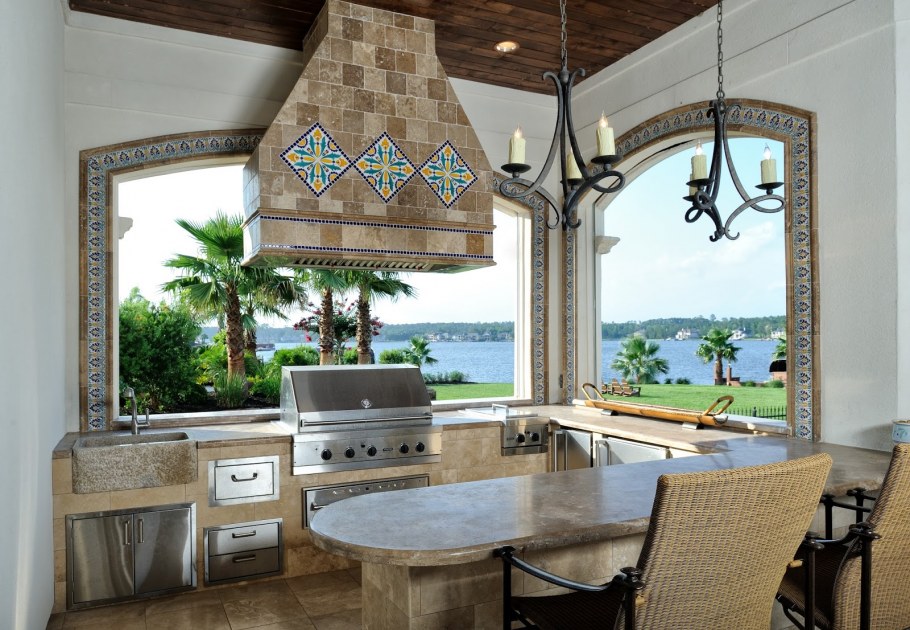 Летняя кухня в средиземноморском стиле