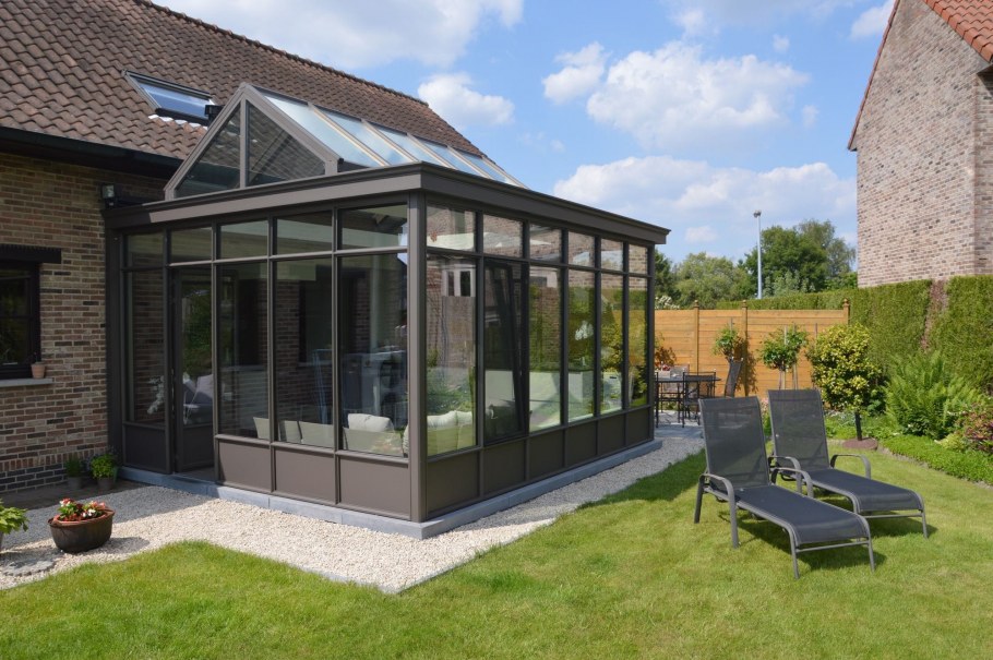 Остекление деревянной веранды