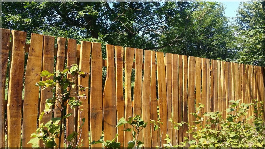 Украшение деревянного забора