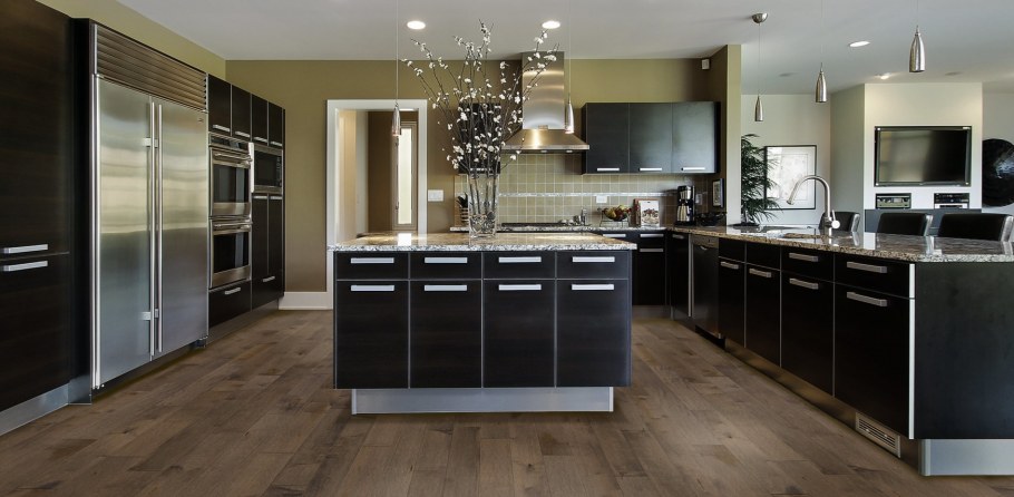 Кухни в коричневой цаете