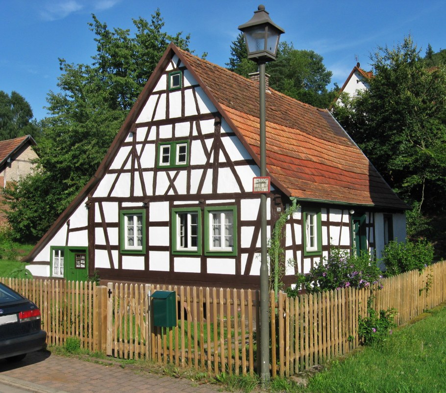 Фахверк Домогацкого зеленая крыша