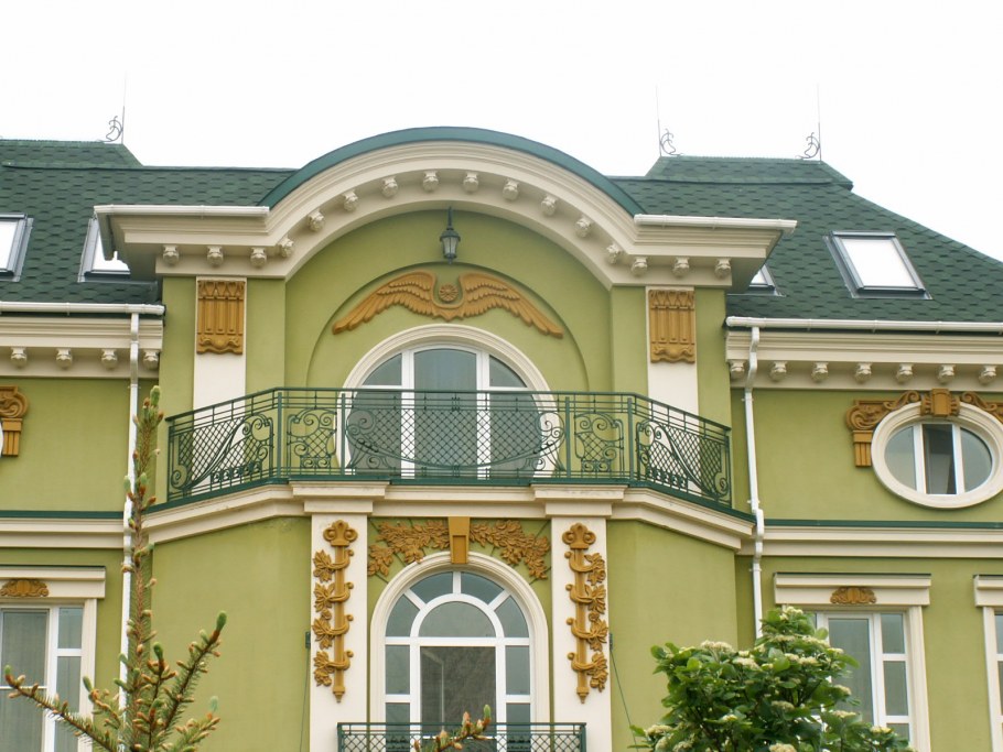 Дома с арками на фасаде