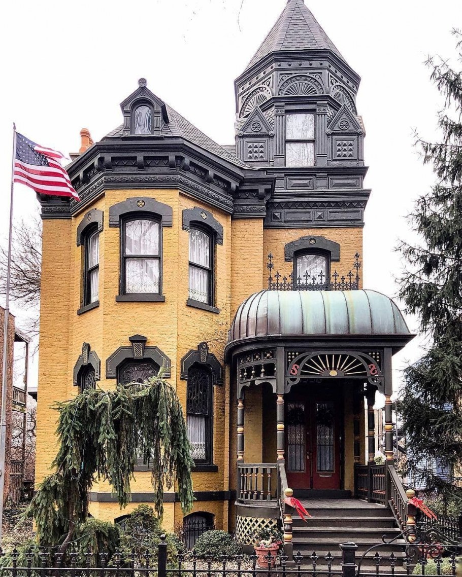 Неоготика жилые дома