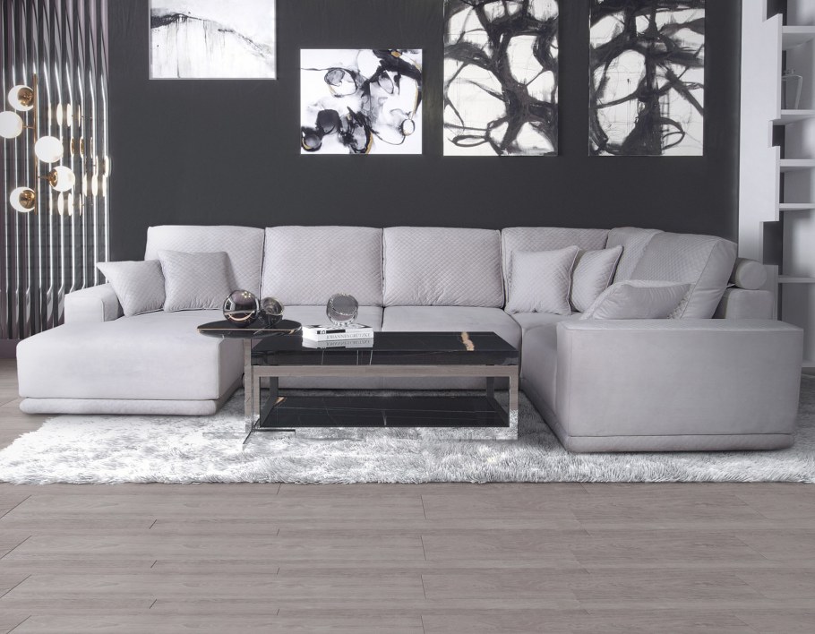 Стильный диван для гостиной