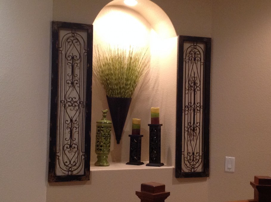 Декор в нишу в стене