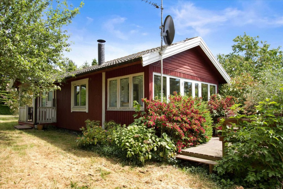 Обычный дачный домик