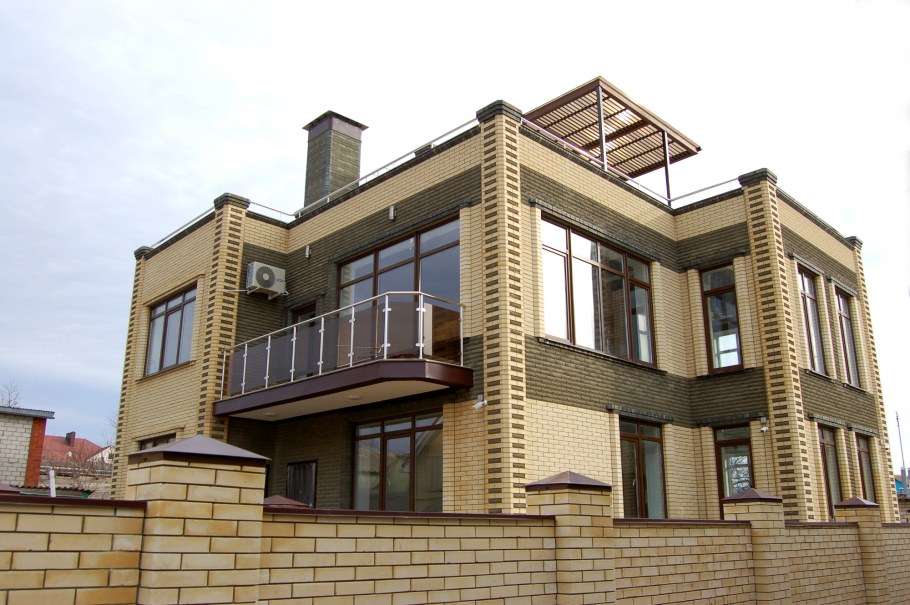 Фасады кирпичных домов