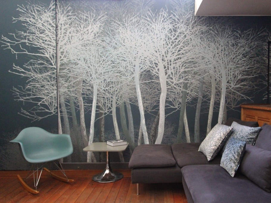 Лес на стене в интерьере