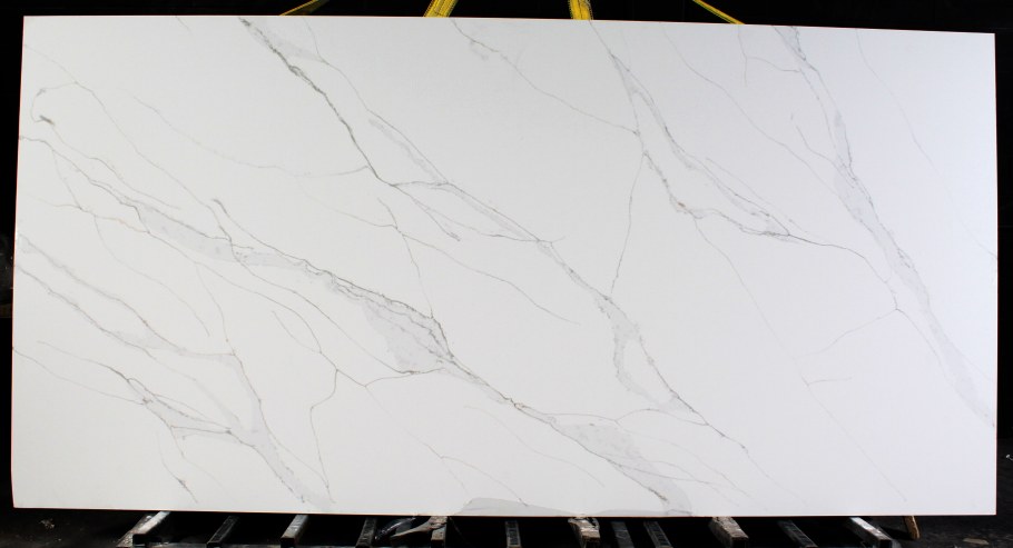 Compaq Quartz Calacatta 0700