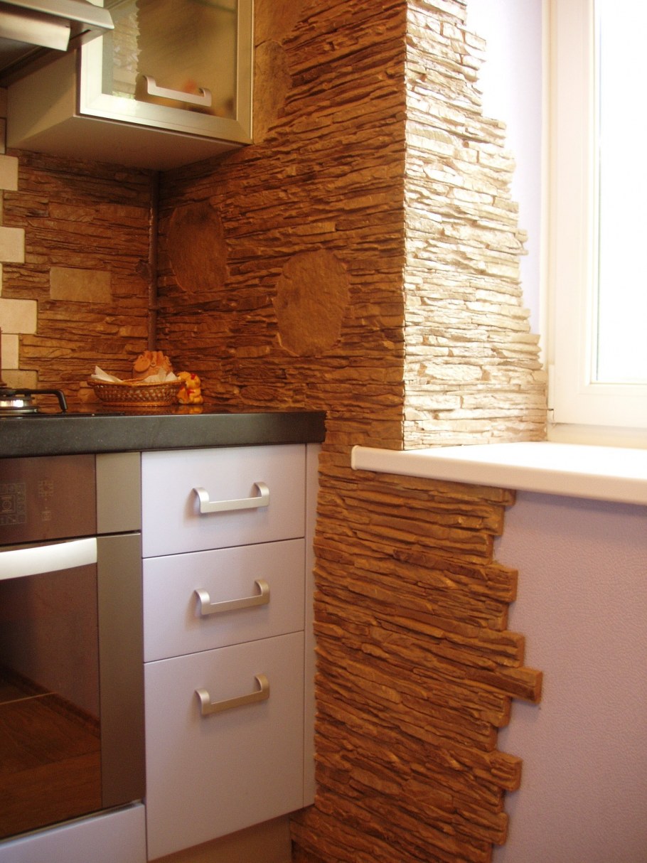 Отделка декоративным камнем в частном доме