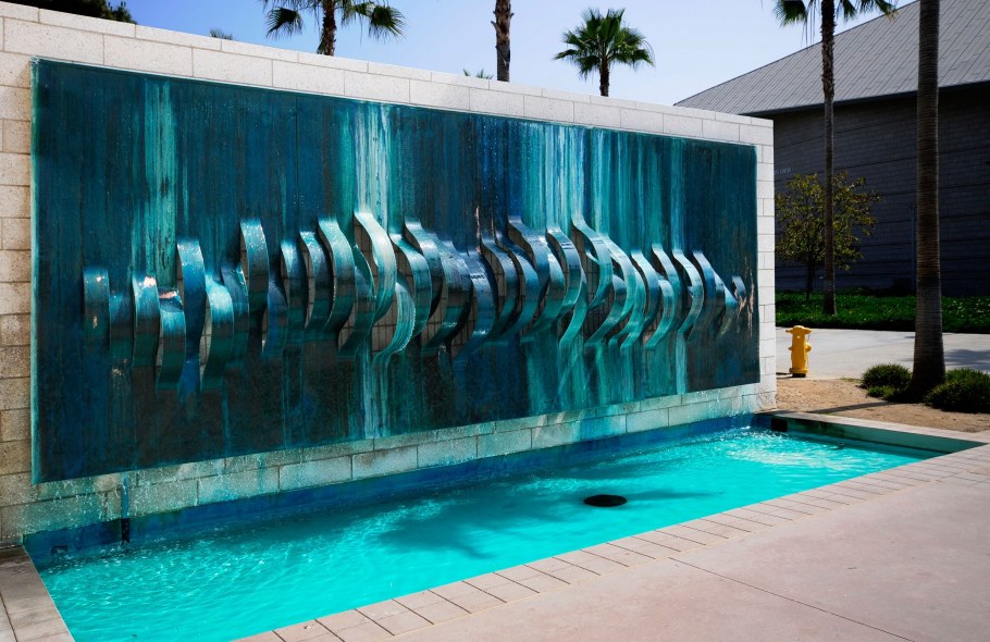 Водяная стена