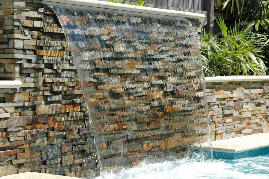 Декоративный водопад в интерьере