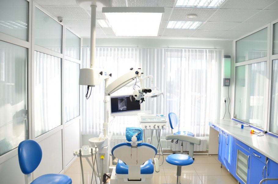 Бестеневой светильник ДЕНТЛАЙТ