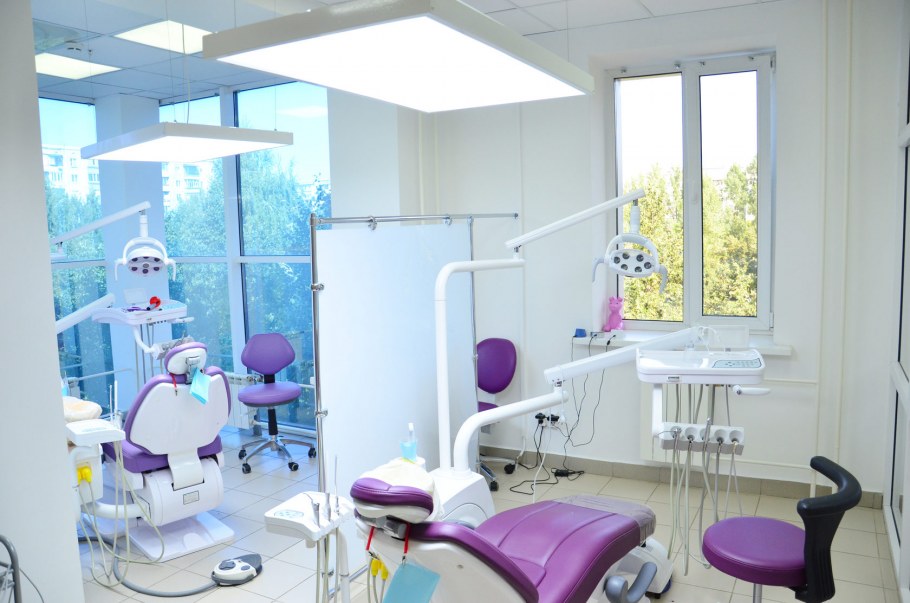 Бестеневой светильник стоматологический Дент Лайт