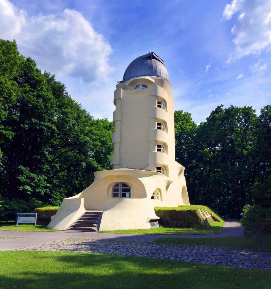 Башня-обсерватория Эйнштейна в Потсдаме