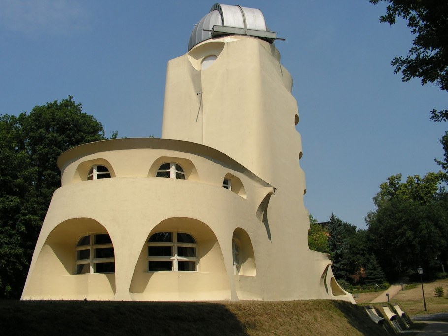 Башня-обсерватория Эйнштейна в Потсдаме