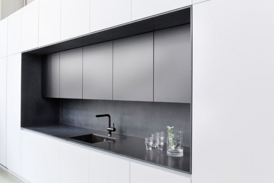 Прямая кухня без ручек