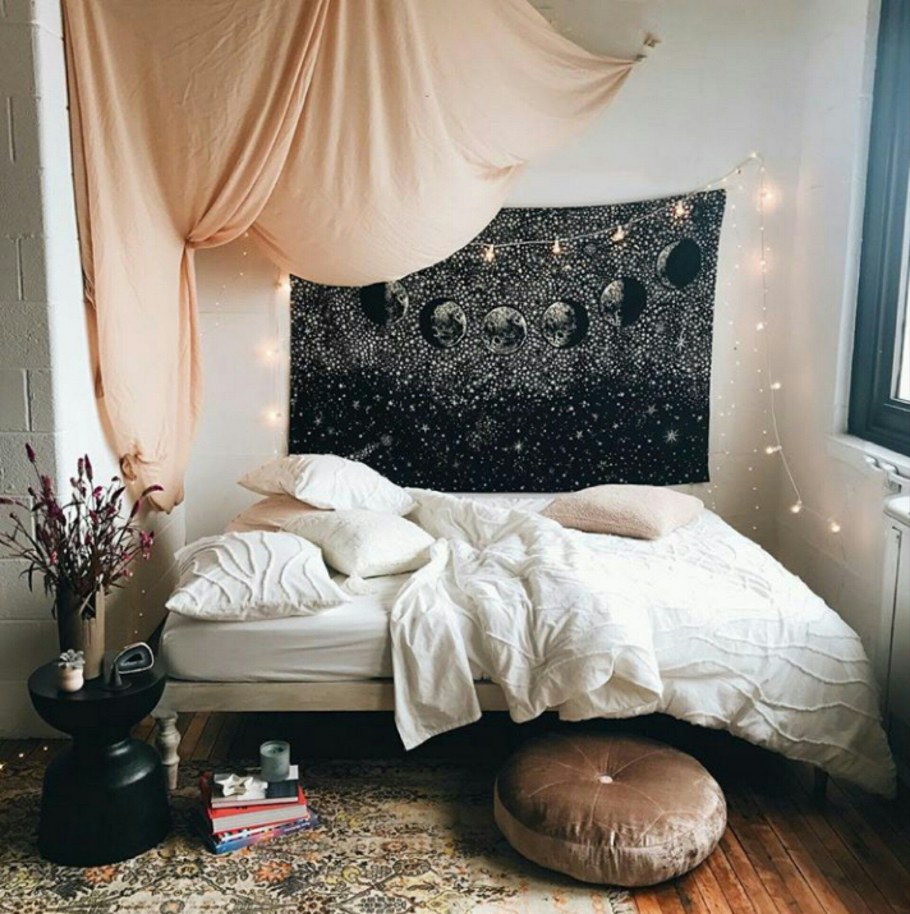 Комната с окном