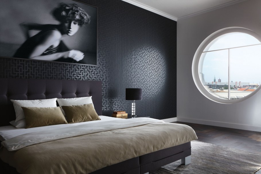 Черная стена в спальне