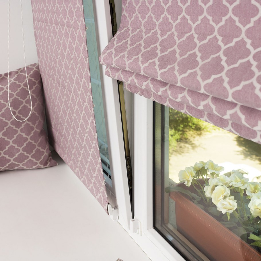 Римские шторы на витражные окна