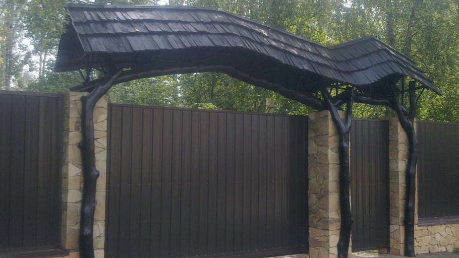 Козырек над калиткой