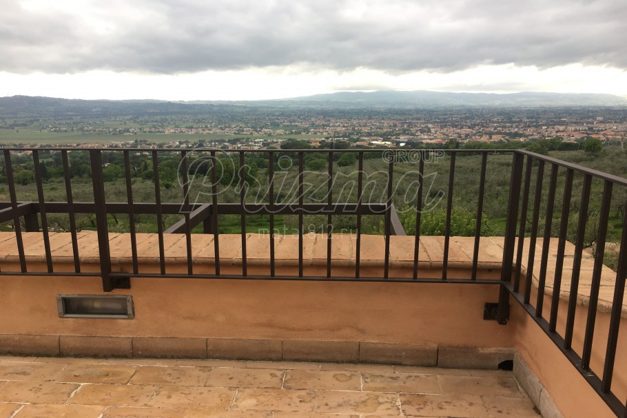 Металлическое ограждение парапета