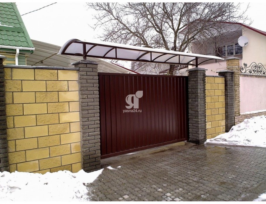 Козырек над калиткой