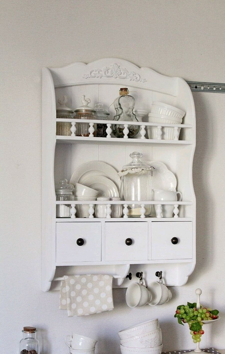 Кухонные полки в стиле Прованс