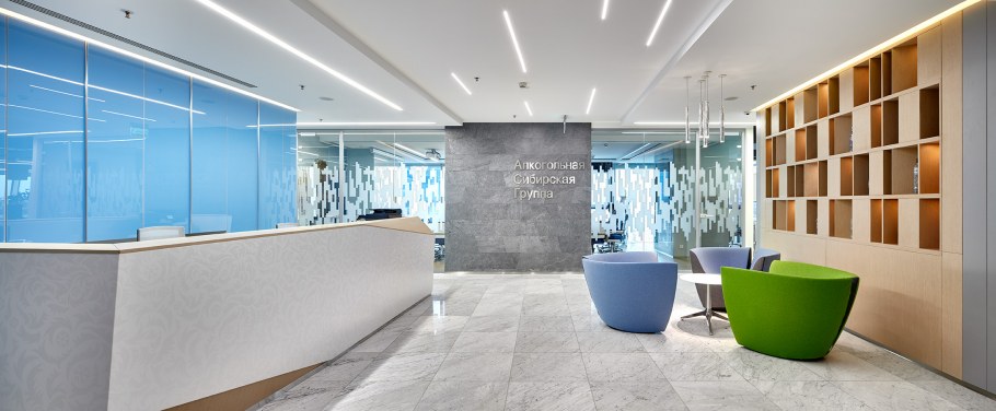 Башня Империя Холл