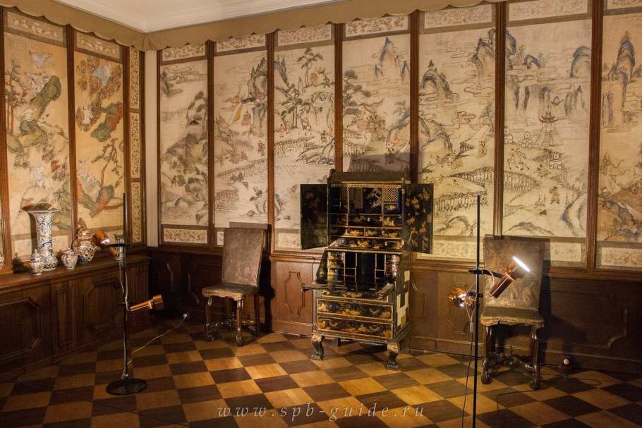 Меншиковский дворец китайский кабинет панели