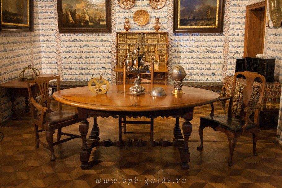 Меншиковский дворец парадный вестибюль