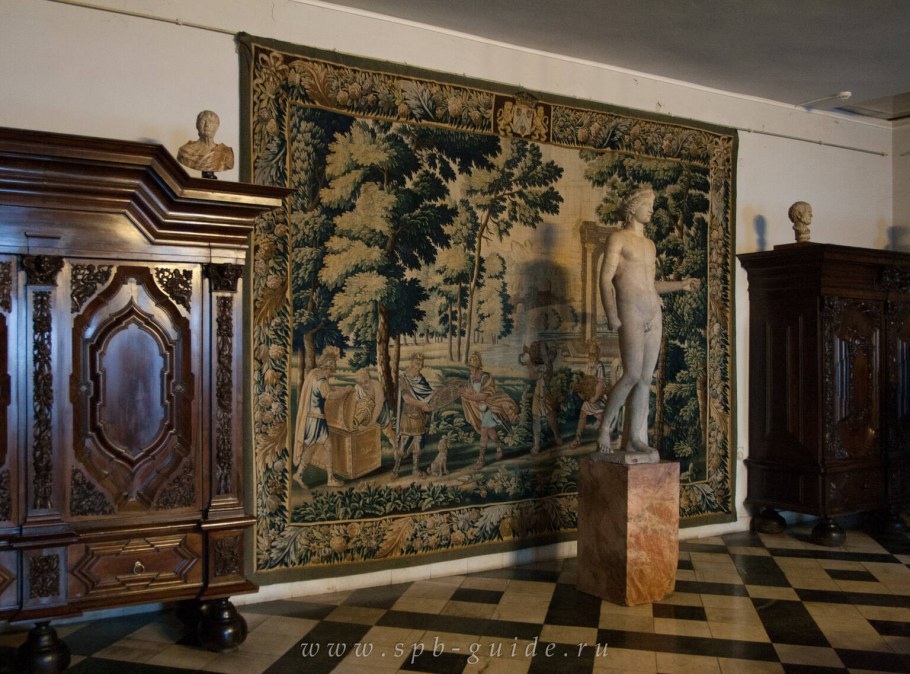 Меншиковский дворец скульптуры