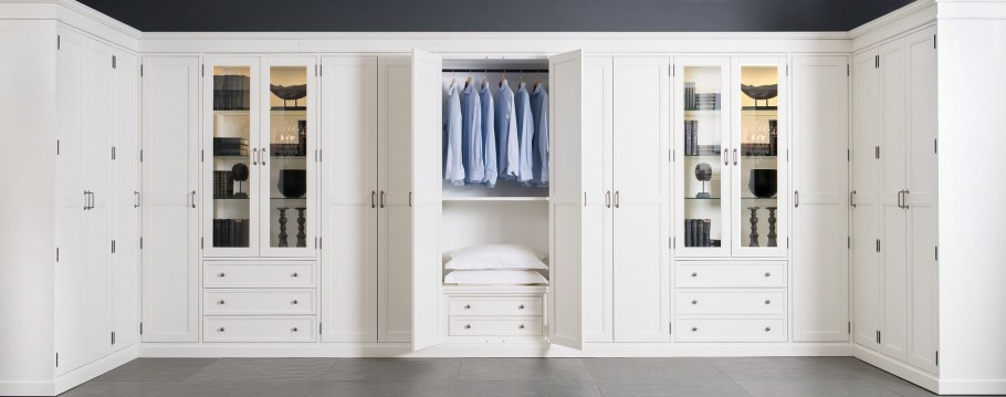 Poliform зеркальный шкаф