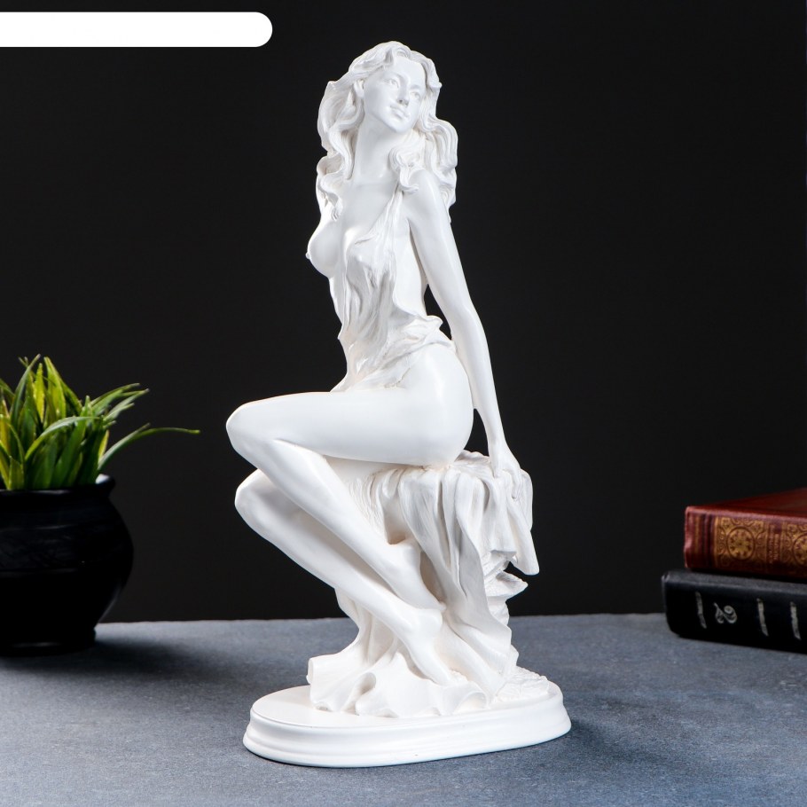 Статуэтка "девушка"