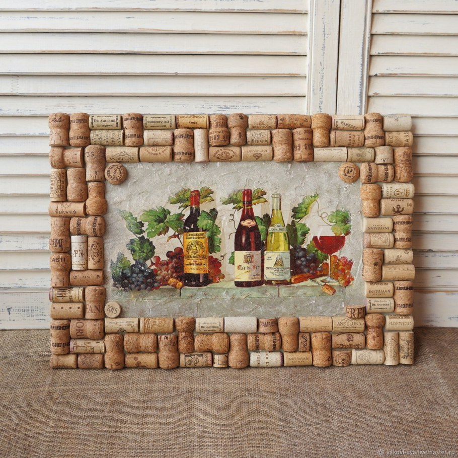 Панно из пробок