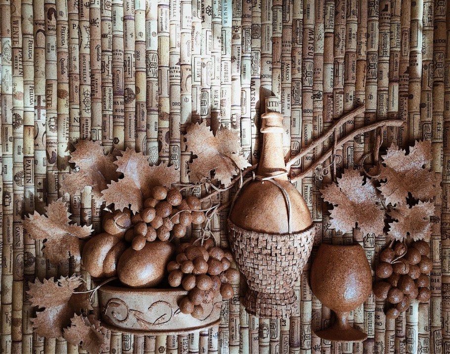 Панно из пробок