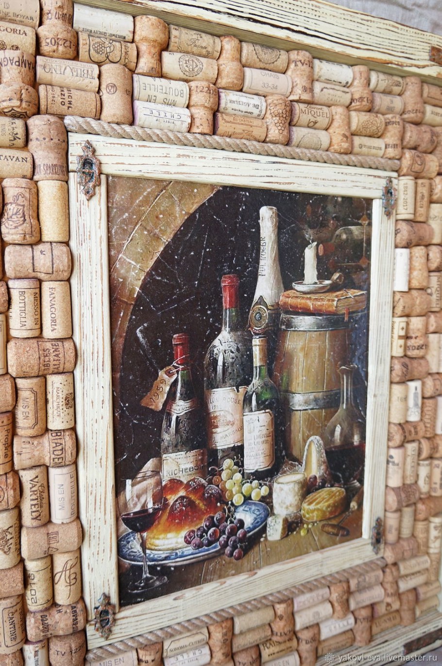 Панно из пробок от шампанского