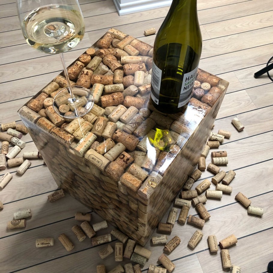 Панно из пробковых пробок