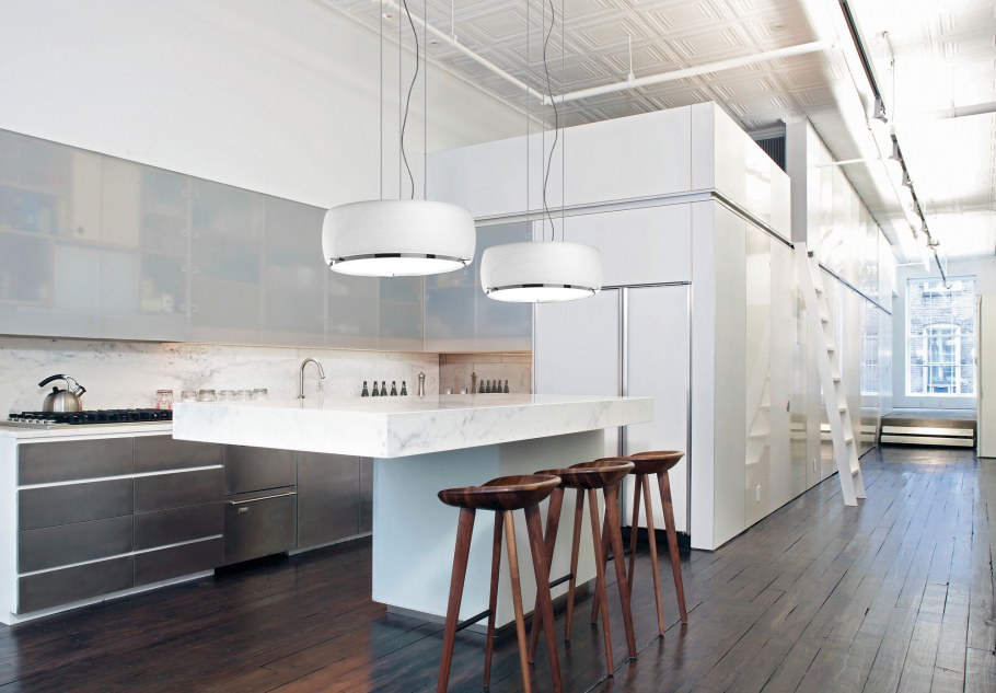 Серый кирпич на кухне