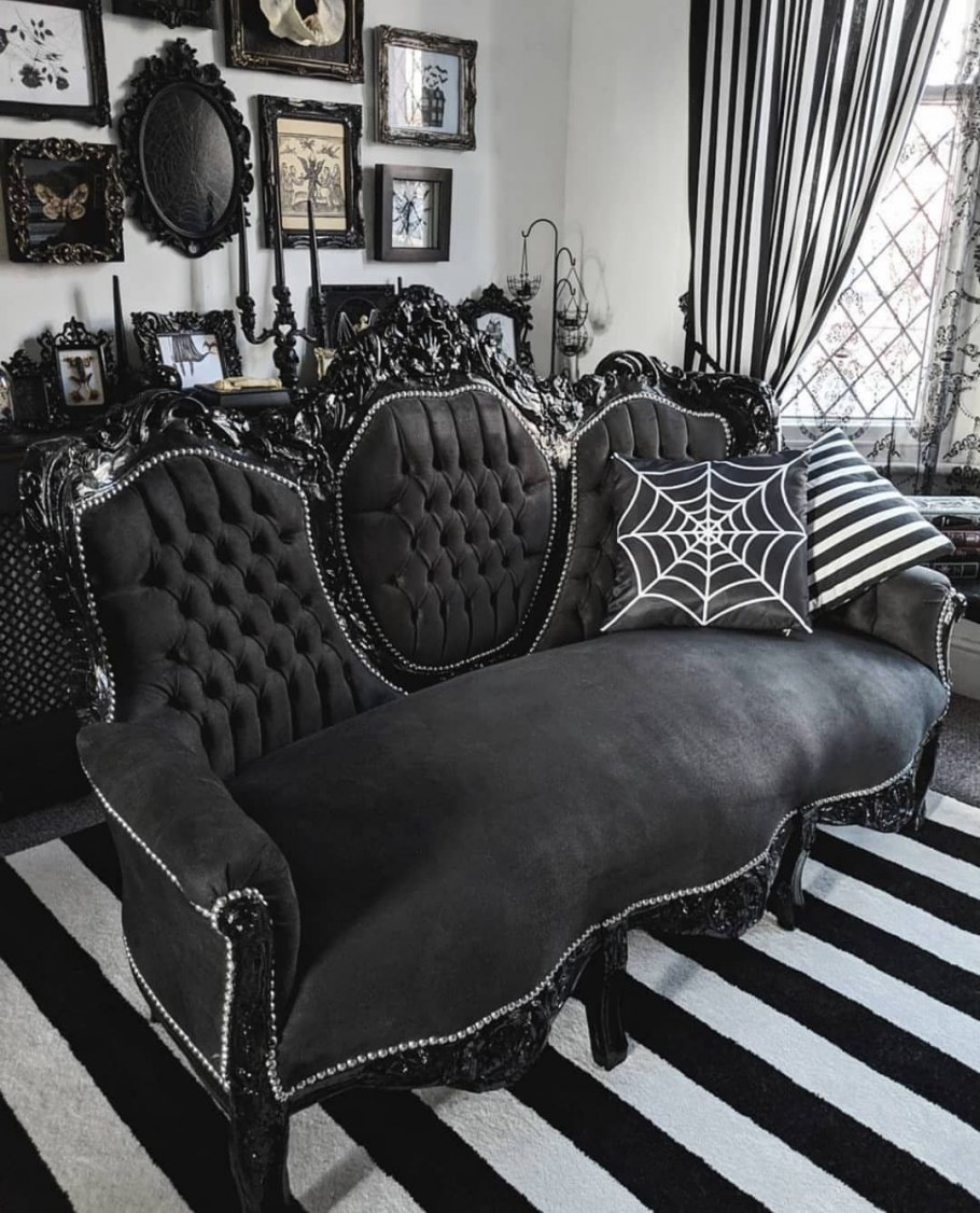 Гостиная в готическом стиле