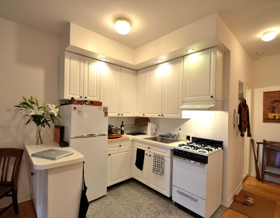 Кухня в маленькой студии